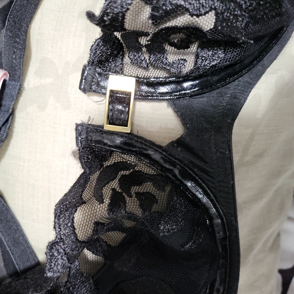 Black sexy bra - Picture 2 of 3